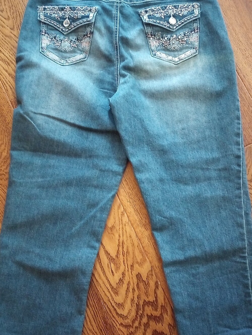Capris - Picture 6 of 7